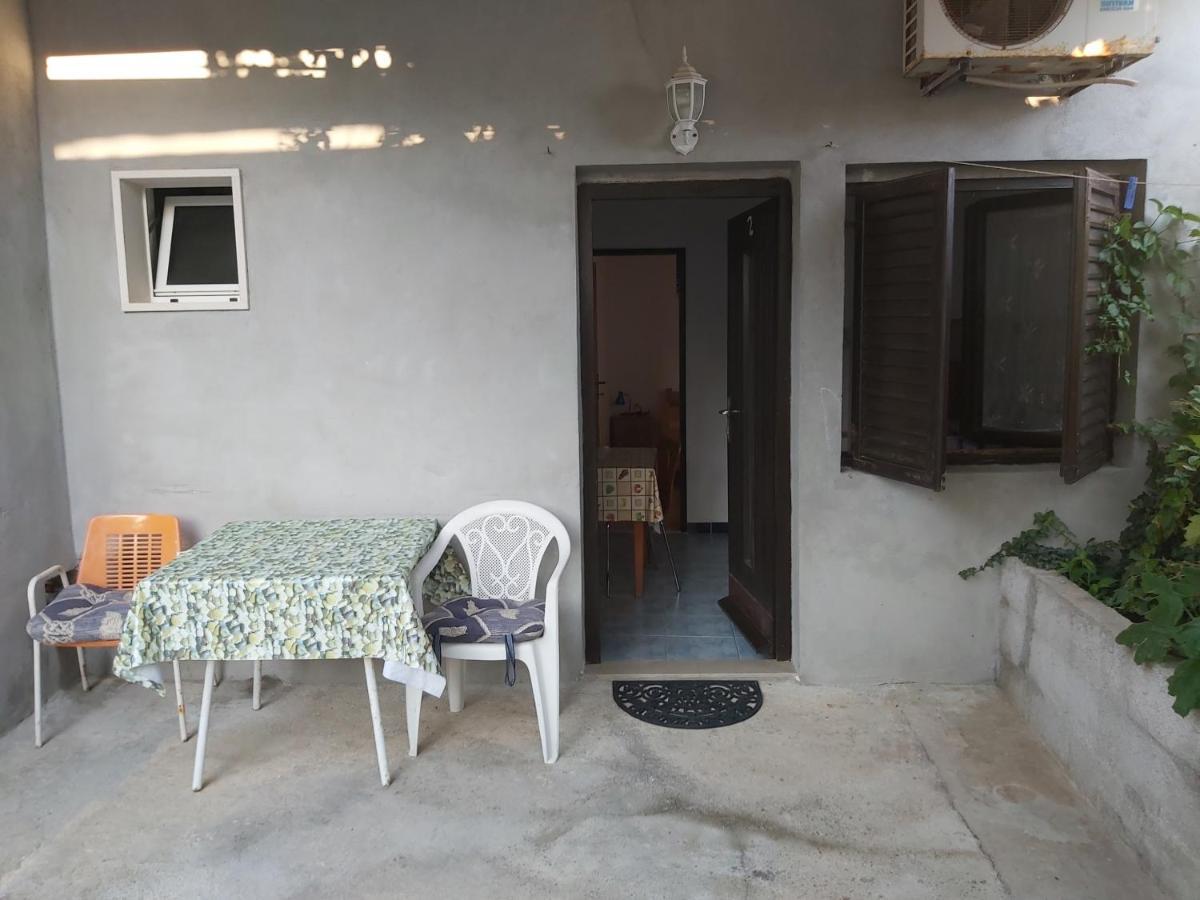 Apartman Janja Apartment Бол Екстериор снимка