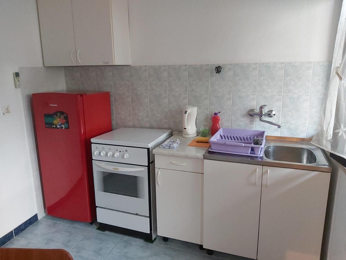 Apartman Janja Apartment Бол Екстериор снимка